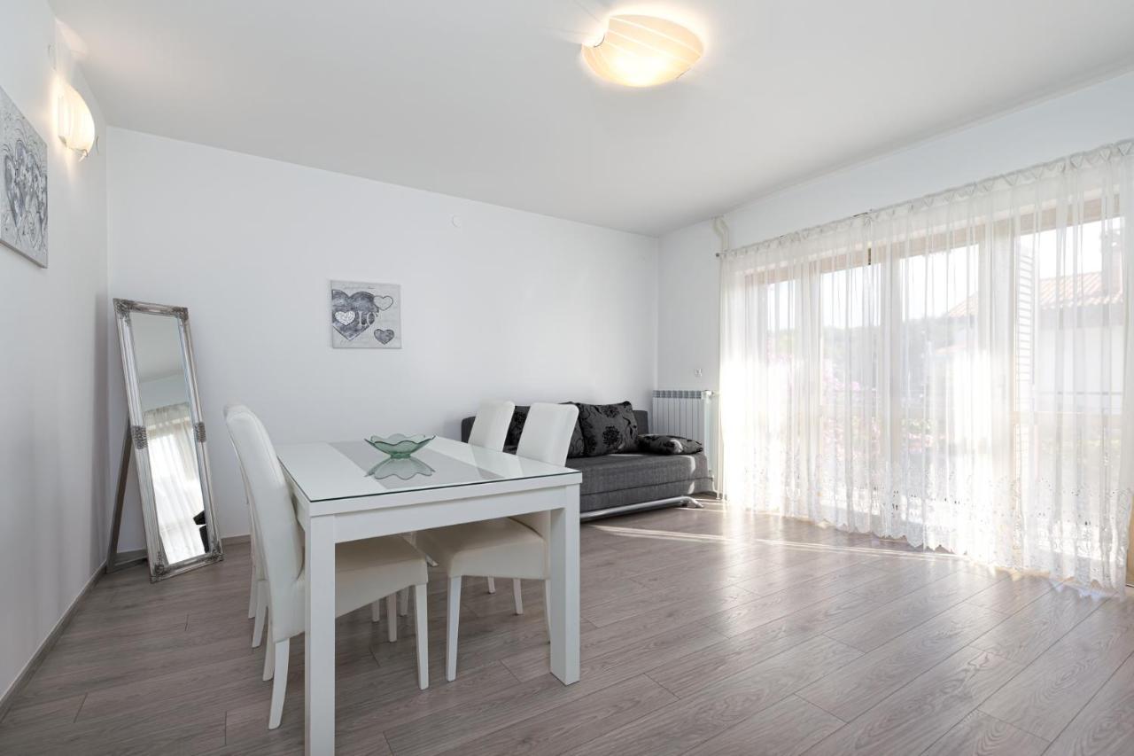 Mima Apartamento Poreč Exterior foto